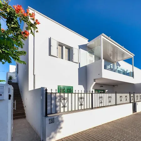 La Joya Suites- Near The * Puerto del Carmen (Lanzarote)