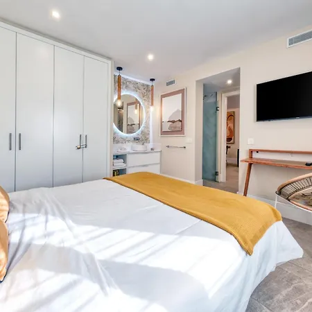 Holiday home La Joya Suites- Near The *