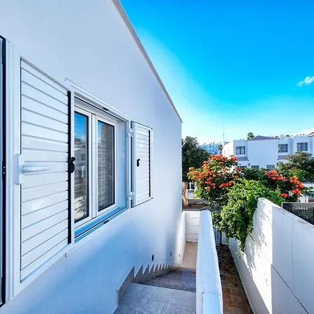 La Joya Suites- Near The
