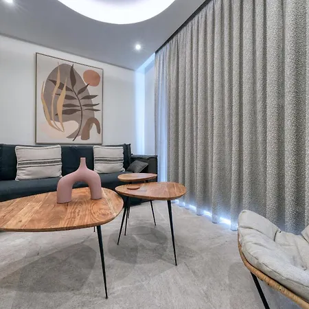 La Joya Suites- Near The Holiday home *